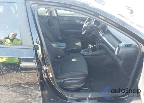 2019 Kia Forte Lxs z USA, uszkodzony, nr VIN 3KPF24AD1KE055872